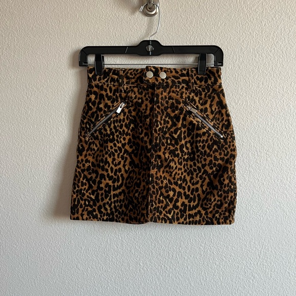 Topshop Dresses & Skirts - Topshop Leopard Print Moto Skirt
